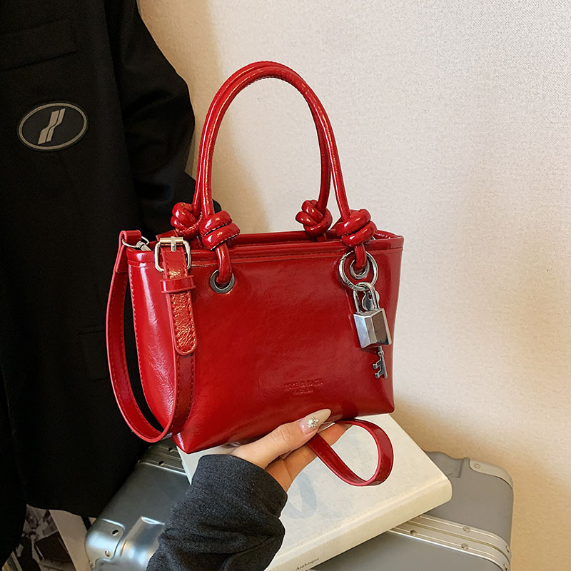 designer Fashion Ins High-End 2025 Spring Trend New Simple Single Shoulder Crossbody Bag Super Popular Handheld Bucket Bag for Women