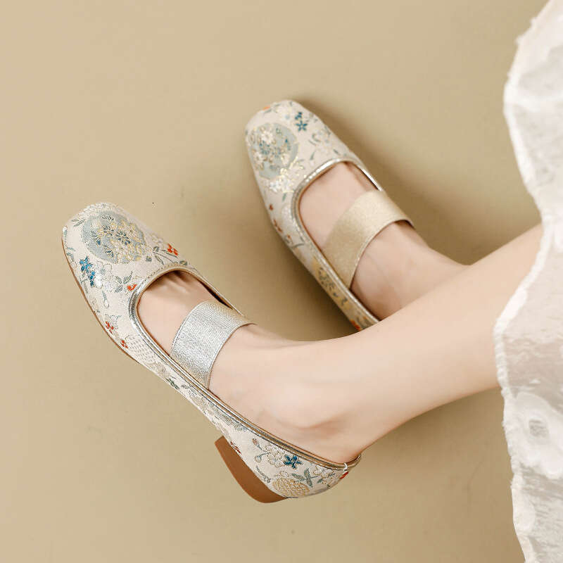 2024 Autumn Shallow Mouth Wedding Embroidered Single Women Mary Jane Shoes Soft Sole Chinese Ethnic Style Square Toe Flat Loafers