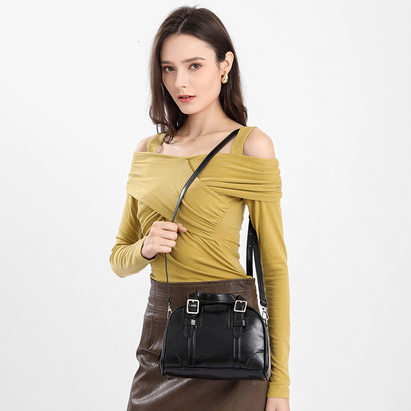designer High-Quality Texture Bag for Women 2025 New Korean Style Retro Handbag Niche Girl Versatile Shoulder Crossbody Bag