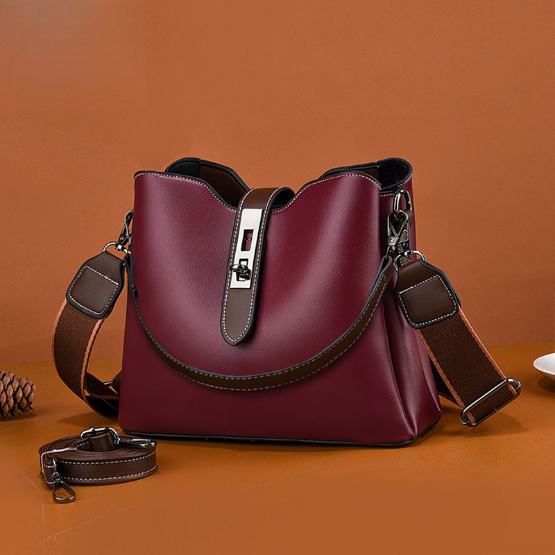 High quality brand new free designer bag high-end soft leather bucket bag 2025 new multi-layer fashionable single shoulder crossbody bag brand new fre