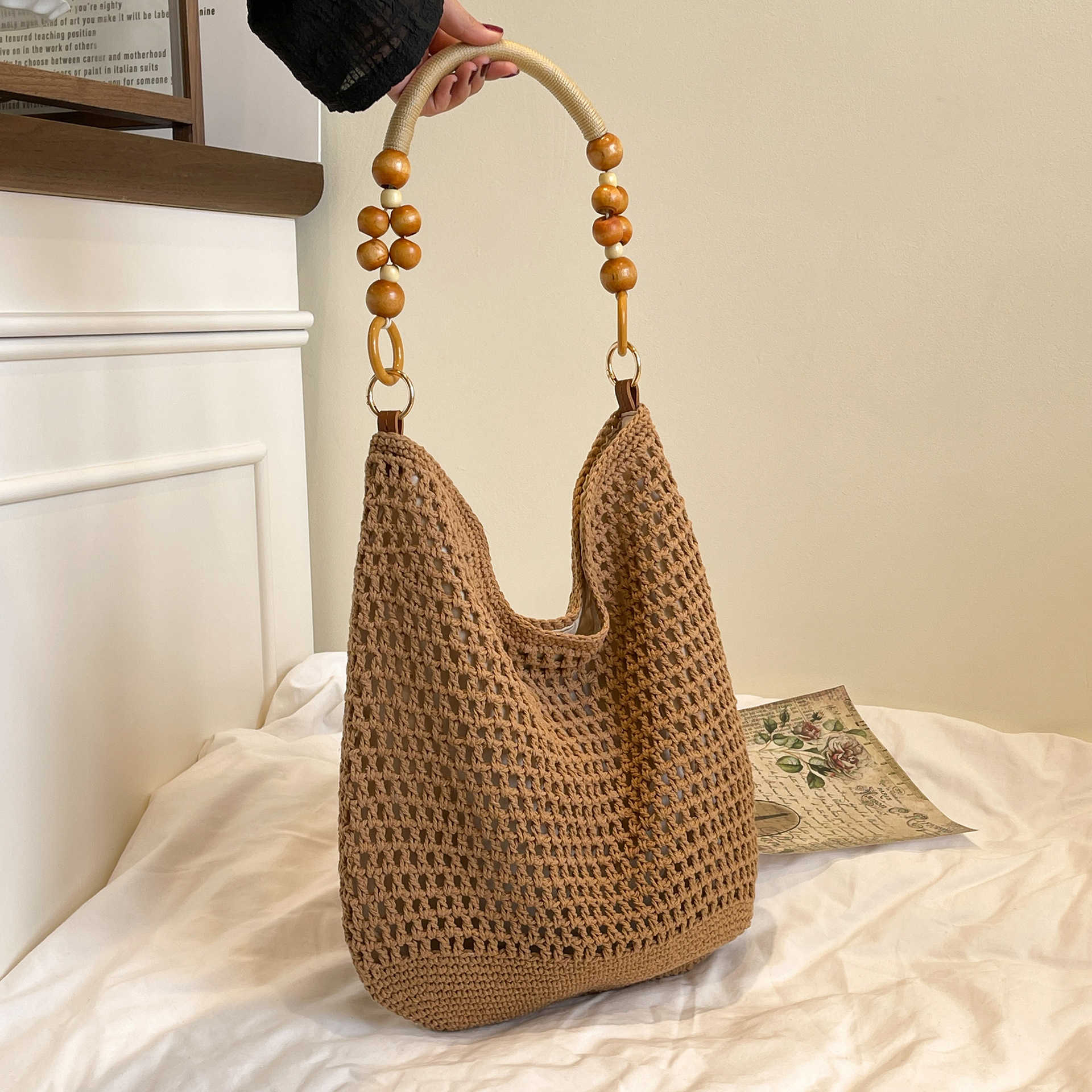 Large Capacity Bag for Women New Versatile One Shoulder Beach Vacation Bag Woven Straw Commuter Tote Bag