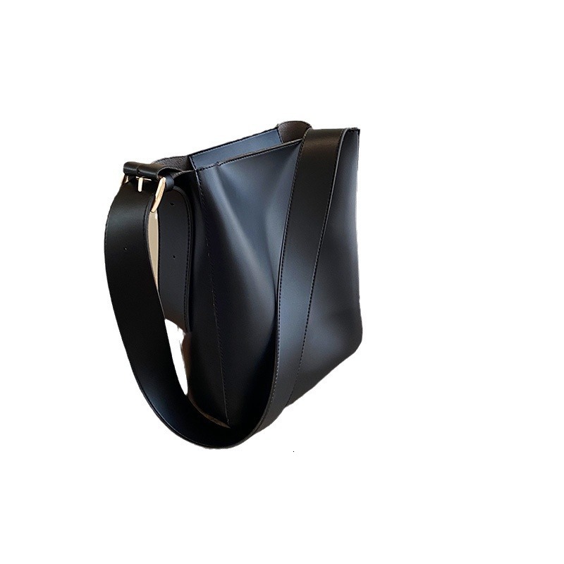 designer Women's Bag 2025 New Tote Bucket Bag Wide Shoulder Strap Fashion Versatile Single Shoulder Handbag Crossbody Solid Color Casual Bag