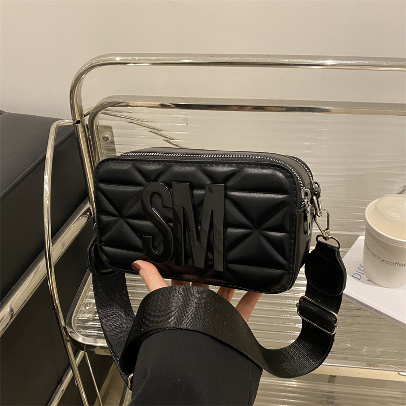 Fashionable Indentation Letter Commuting Bag Wide Shoulder Strap Fashionable Handbag Printed Personalized Designer Shoulder Bag Feminine Crossbody Bag