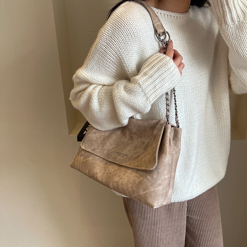 Vintage Fashion Shopping Handbag Versatile Bag For Designer Women New Winter Commuter Crossbody Free Shipping Small Square Bag High-end Chain Shoulder