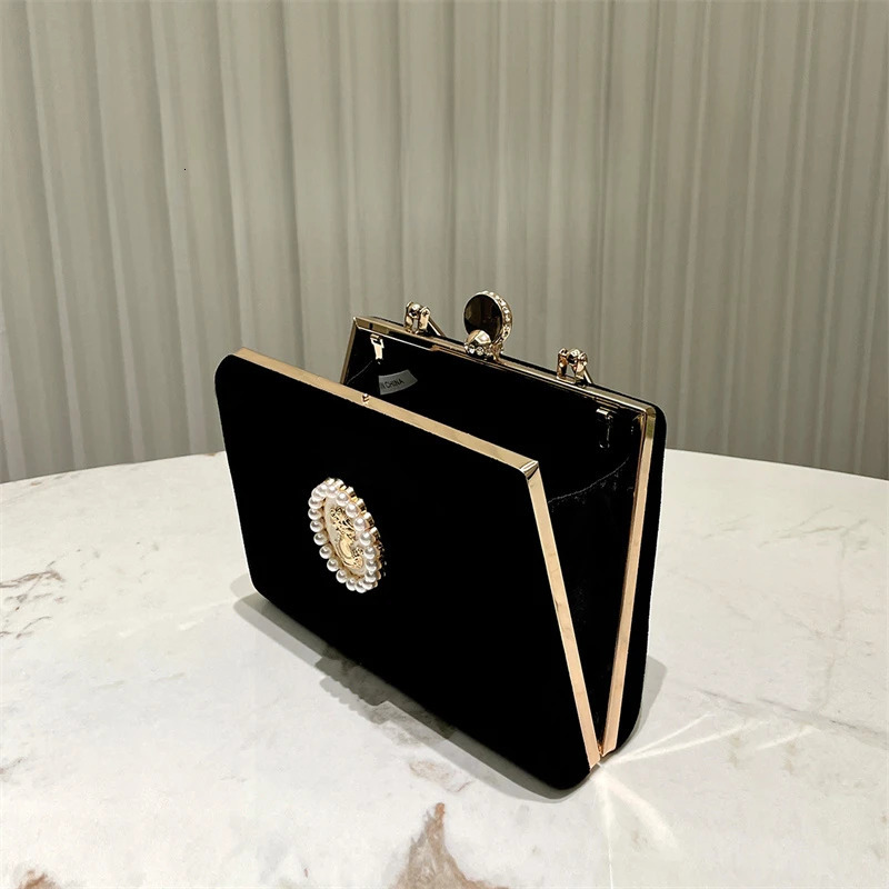 Retro Velvet Handbag French Style Ladies Evening Bag Vintage Pearl Decoration Black Square Bag Gold Metal Frame Bolso Mujer 250528