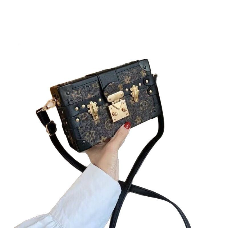 New Style Single Shoulder Bag for Women High-End Crossbody Bag Vintage Small Box Boutique Women's Bag New Floral Small Square Bag New Free Delive