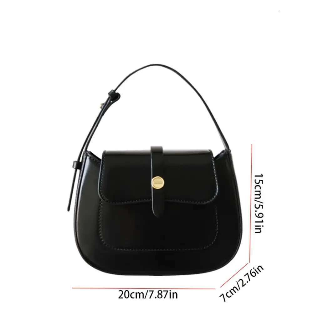 Versatile Korean Style Red Shoulder Black Pure Color Pu Saddle Bag Large Capacity All-Match Retro Handbag Girls