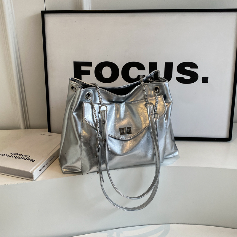 Free Shipping Designer's New Single Shoulder Large Bag For Women 2025 Fashion Silver Armpit Bag Versatile For Class Commuting Crossbody Bag