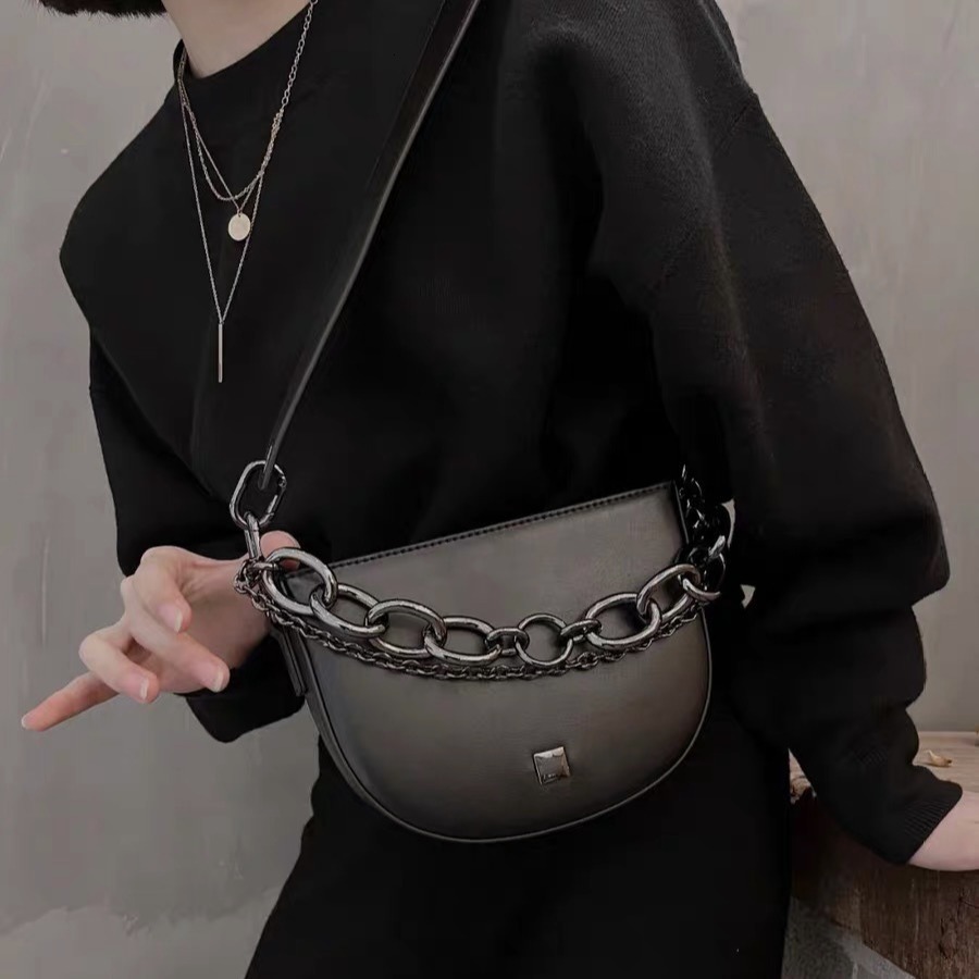 designer Half-Moon Saddle Bag for Women 2025 New Sweet Cool Girl Underarm Chain Bag Ins Niche High-End Crossbody Bag