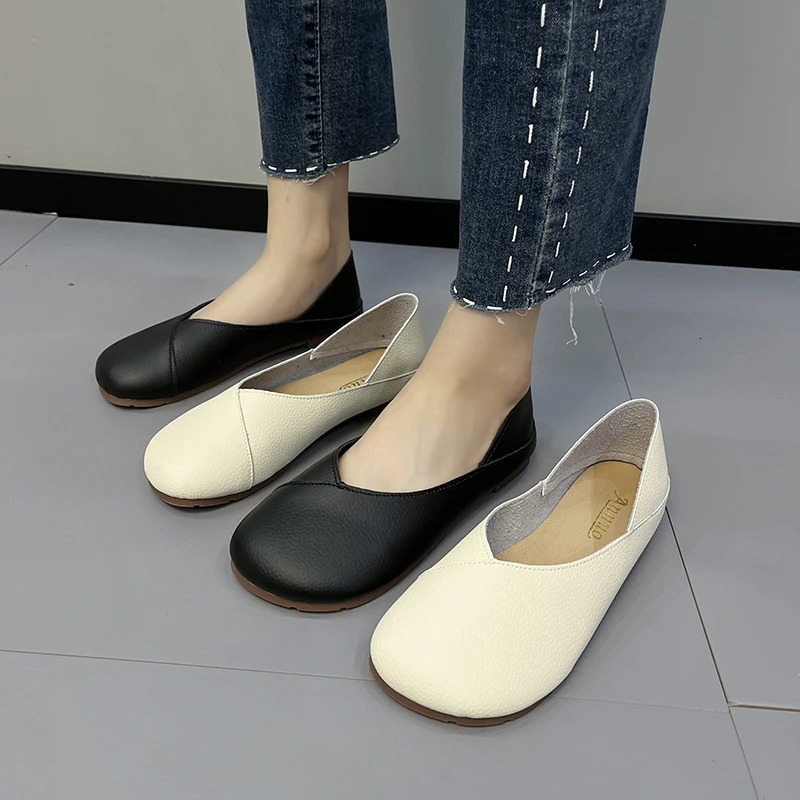 Womens Slip on Leather Loafers Spring Autumn Ballet Shoes Ladies Casual Round Toe Cute Flats Nurse Shoes Sneakers Plus Size 43 250528