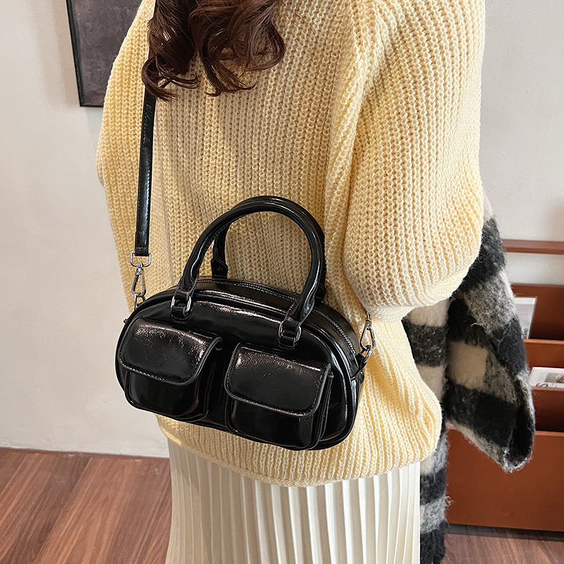 designer Versatile Niche Underarm 2025 Ins Fashion Tote Bag Autumn Winter Large Capacity Commuter Bag Women Korean Version Cross-border