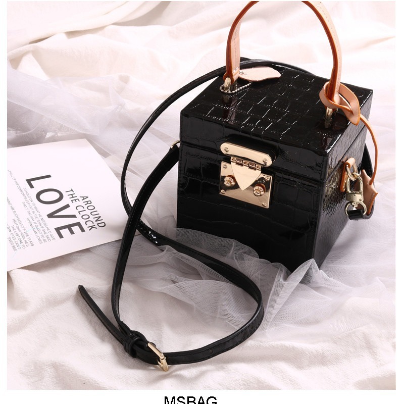 Top Brand High Quality New Style Leather Women's Bag 2025 Spring New Vintage Square Designer Fashion Handbag Crossbody Box Bag Trend New Free Del