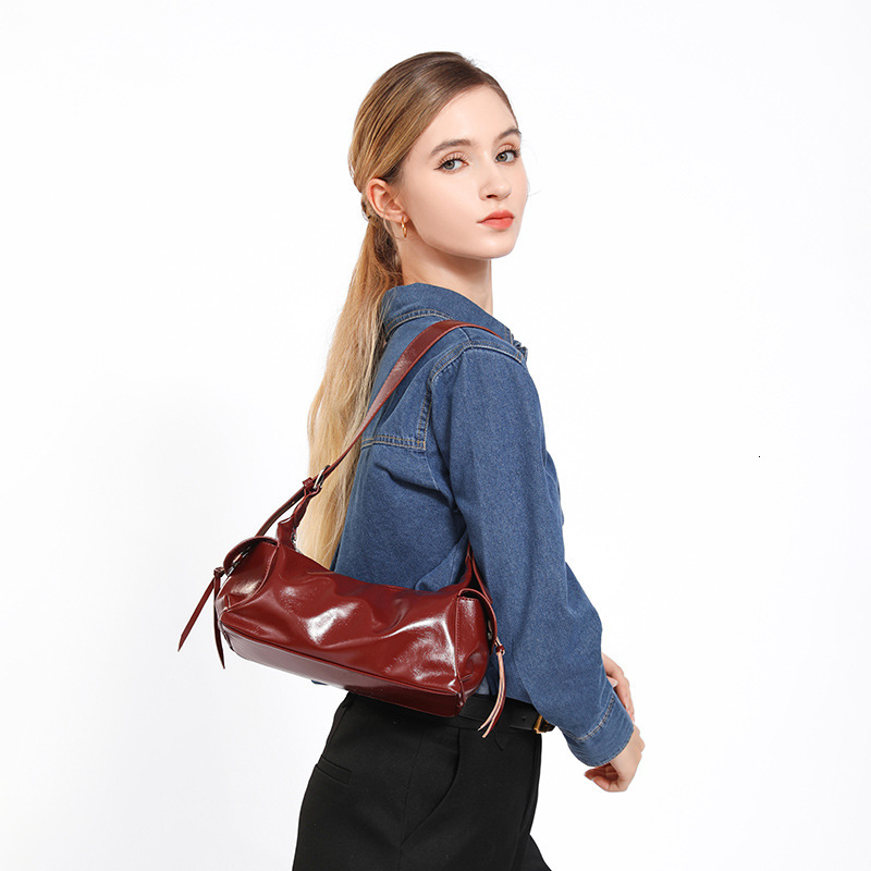 designer Cross-border Korean Style Niche Design Underarm Bag 2025 New Fashion Versatile Double Pocket Large Capacity Shoulder Bag for Women