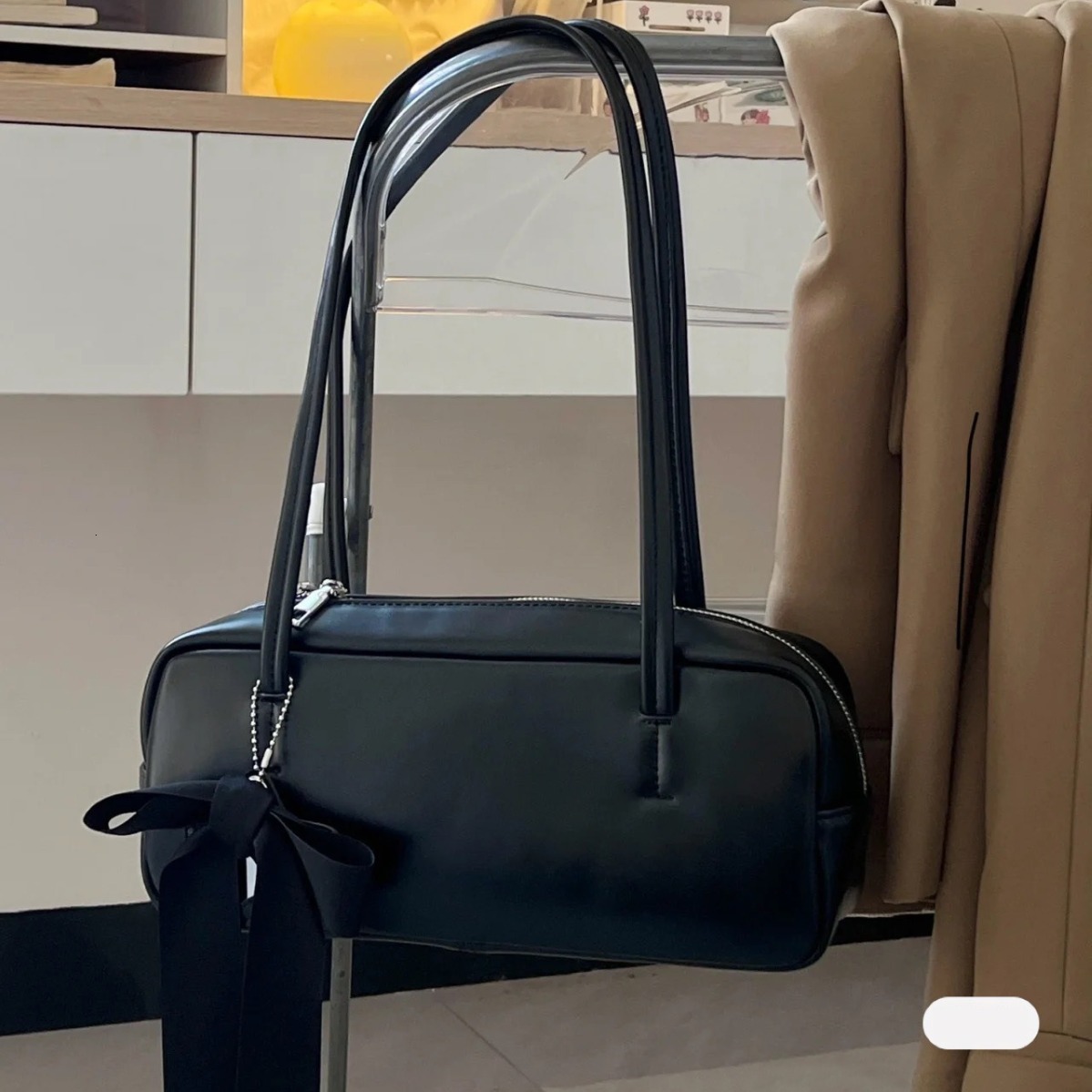 designer 2025 New High-End Fashion Trend Underarm Baguette Bag Same Style Niche Korean Design Fashion Pillow Bag