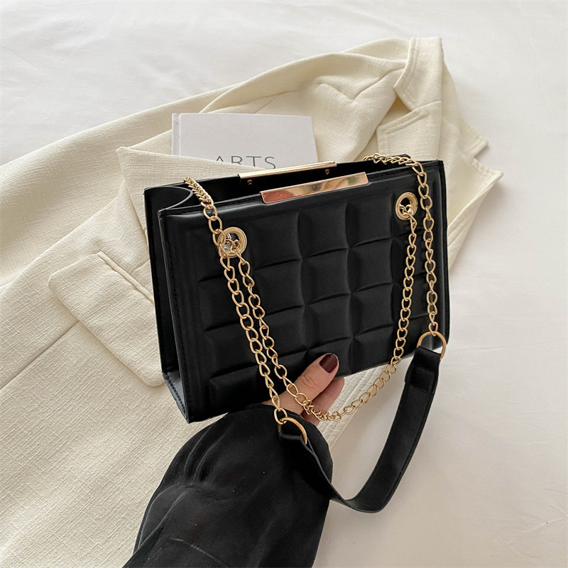 Free Shipping Designer Bag 2025 New Chain Diamond Grid Trendy Texture Fashionable Versatile Womens Shoulder Crossbody Bag