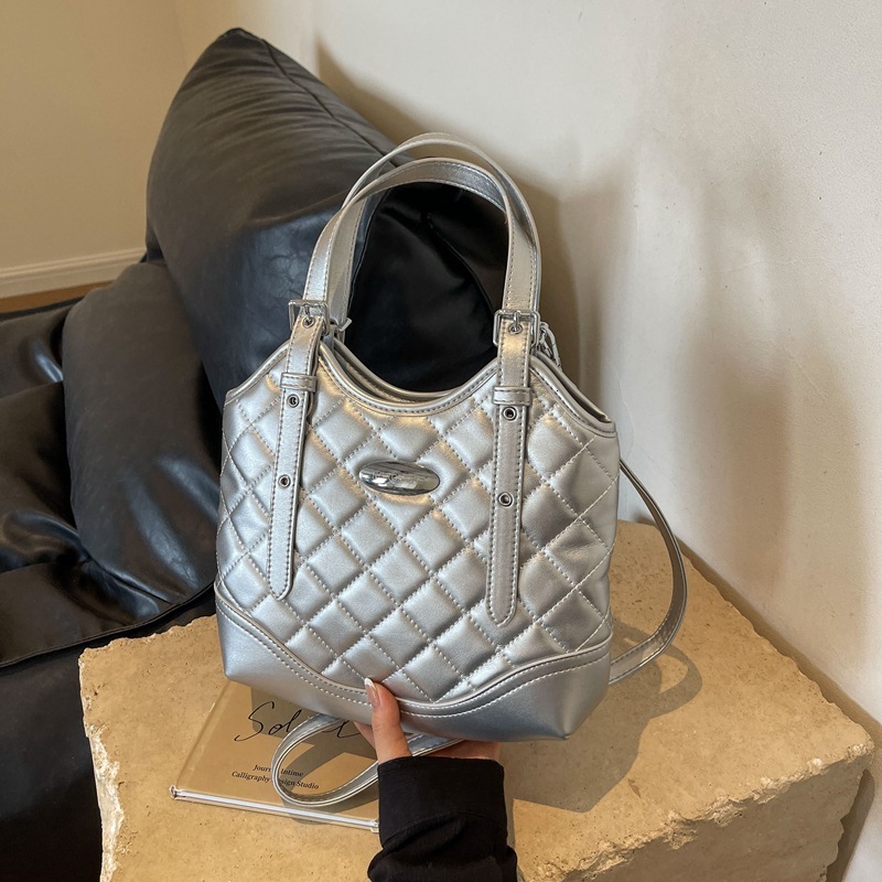 Fashion Free Shipping High-end Versatile Underarm Bag Women's Handbag Shopping Bag 2025 New Designer Quilted Tote Bag Simple Large Capacity Commu