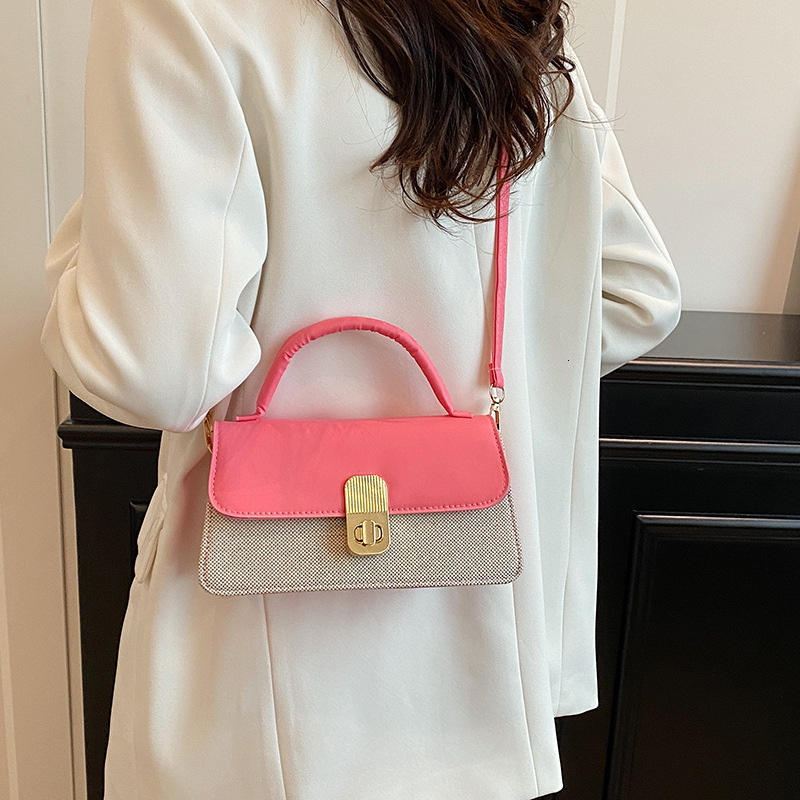 Trendy And Stylish Women's Bag 2025 New Commuter Shopping Bag Fashion Versatile Crossbody Color Block Free Shipping Designer Underarm Small Squar