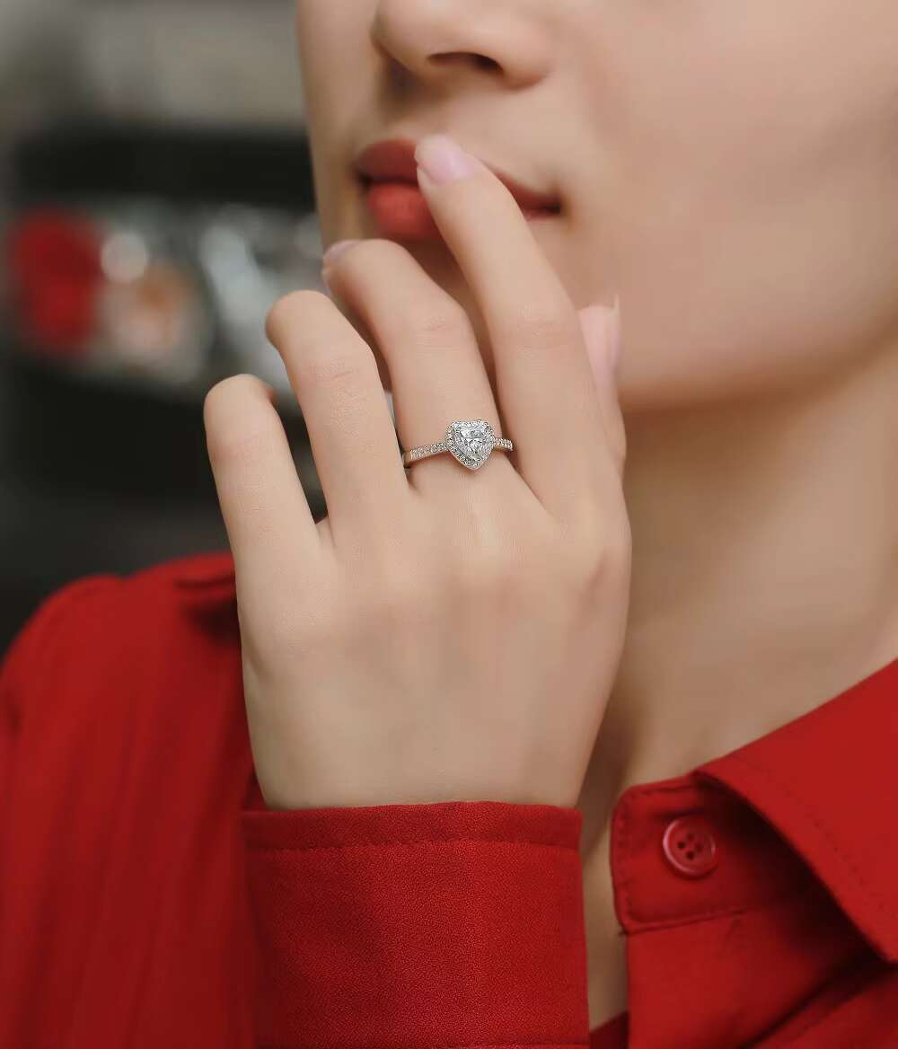 Jiuzhuan Jewelry 925 Sterling Silver Ring Heart Shape 1ct Moissanite Engagement Wedding Ring for Women