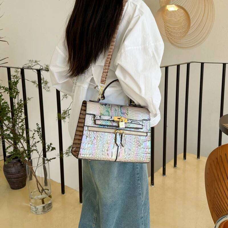 OLOEY Designer Letter Handbag Paris Fashion Crossbody Bag Solid Color Leather Tote Minimalist Style