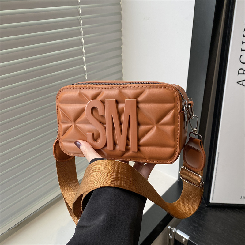 Fashionable Indentation Letter Commuting Bag Wide Shoulder Strap Fashionable Handbag Printed Personalized Designer Shoulder Bag Feminine Crossbody Bag