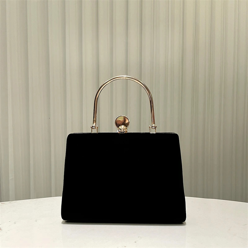 Retro Velvet Handbag French Style Ladies Evening Bag Vintage Pearl Decoration Black Square Bag Gold Metal Frame Bolso Mujer 250528