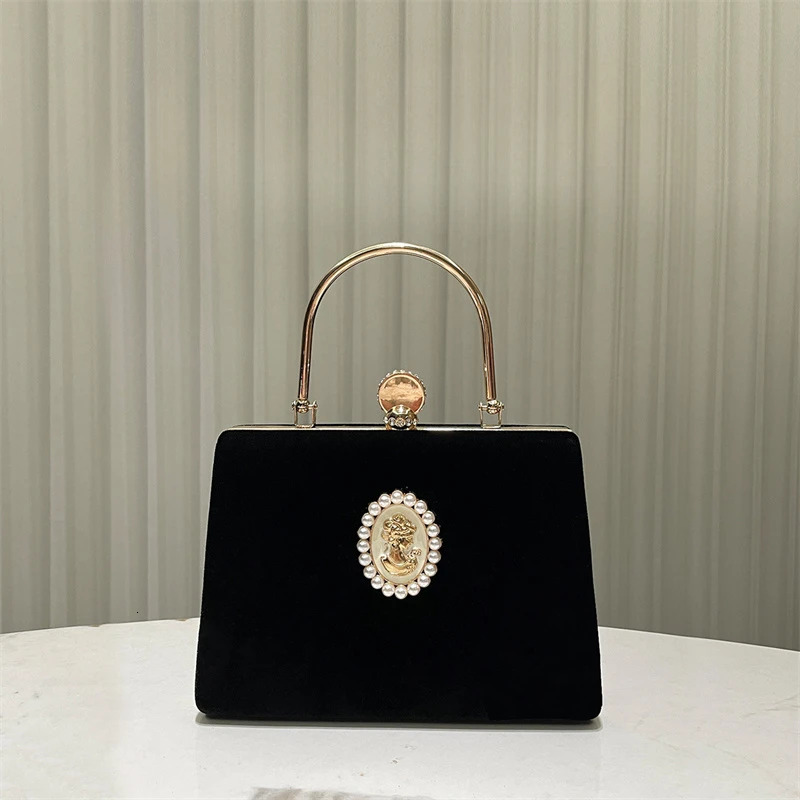 Retro Velvet Handbag French Style Ladies Evening Bag Vintage Pearl Decoration Black Square Bag Gold Metal Frame Bolso Mujer 250528
