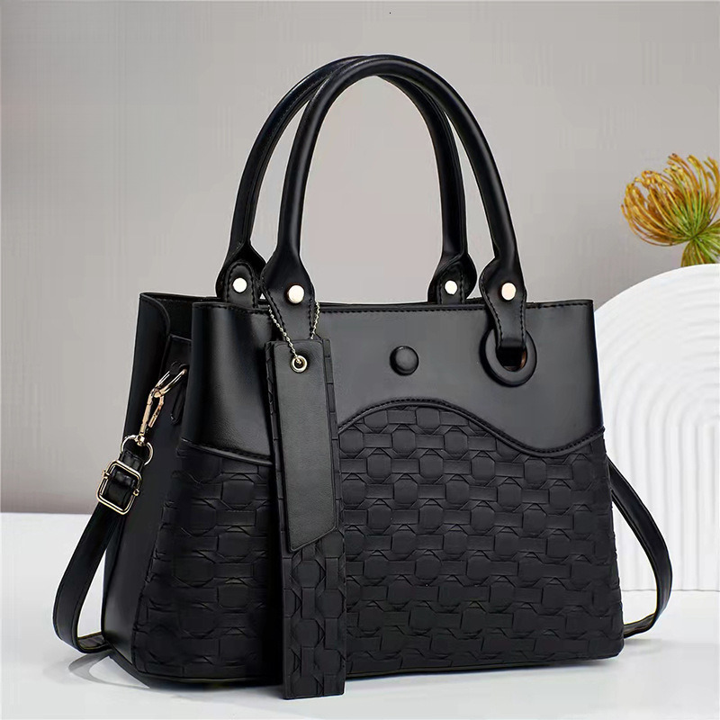 Top quality brand, high-quality new free designer bag, 2025 new fashionable shoulder width handbag, new free designer bag