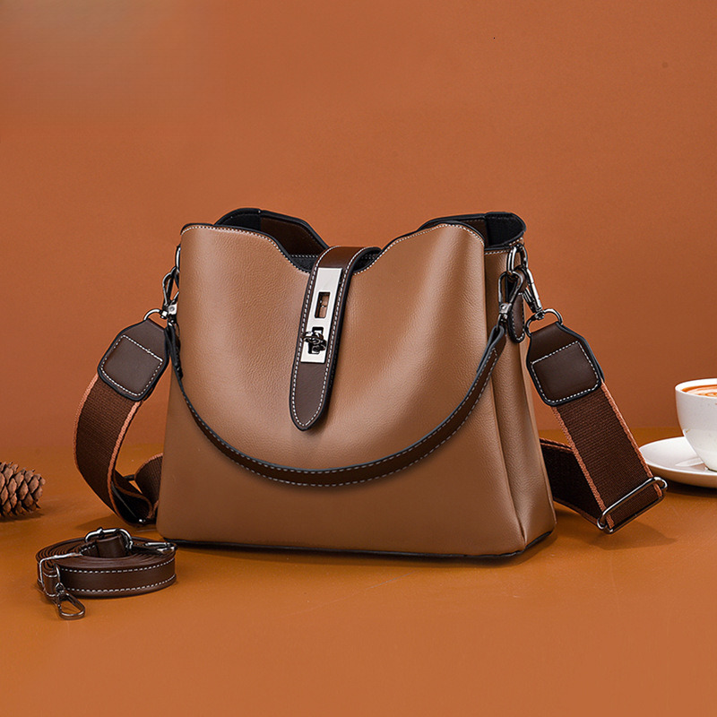 High quality brand new free designer bag high-end soft leather bucket bag 2025 new multi-layer fashionable single shoulder crossbody bag brand new fre