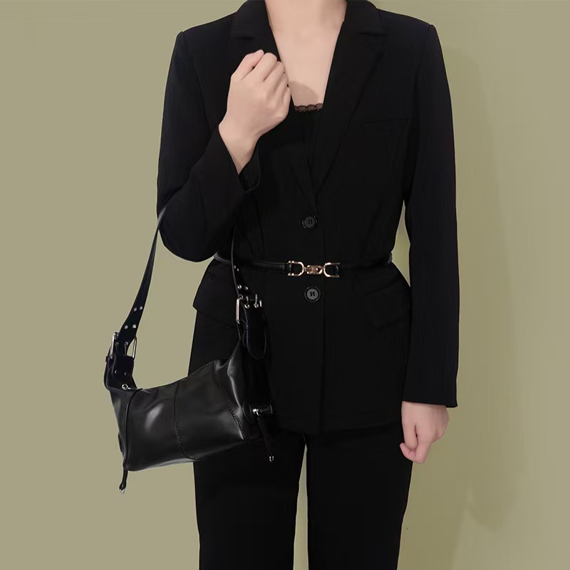 designer 2025 Women's Black and White Underarm Bag European and American Fashion Retro Motorcycle Bag Leather Large Capacity Solid Color Shoulder