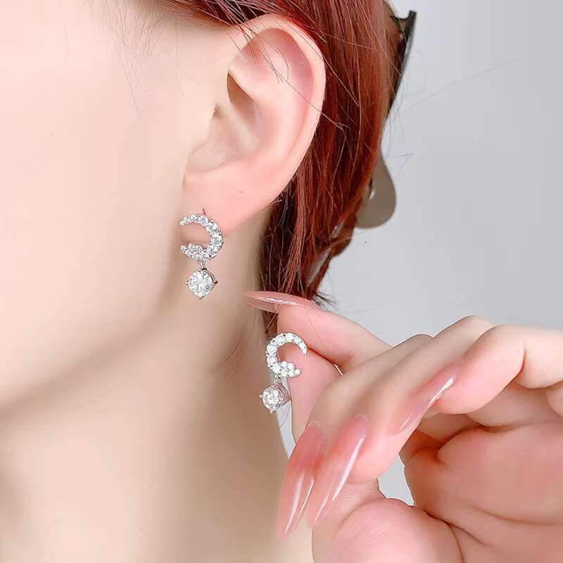 Fine Jewelry S925 Sterling Silver Inlay 1Ct Moissanite Drop Dangle Earrings Light Luxury Crescent Moon Stud Earrings