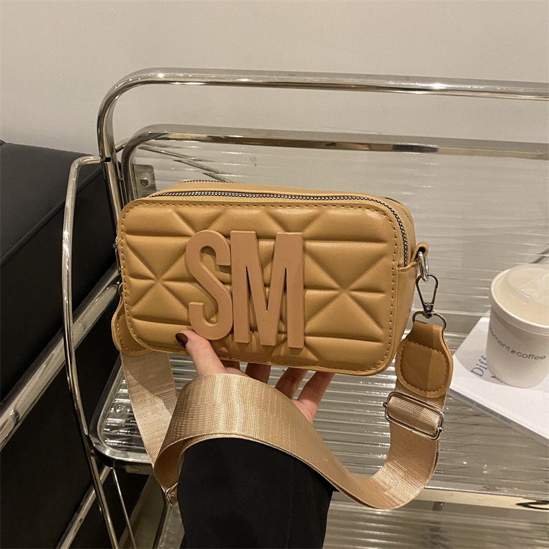Fashionable Indentation Letter Commuting Bag Wide Shoulder Strap Fashionable Handbag Printed Personalized Designer Shoulder Bag Feminine Crossbody Bag