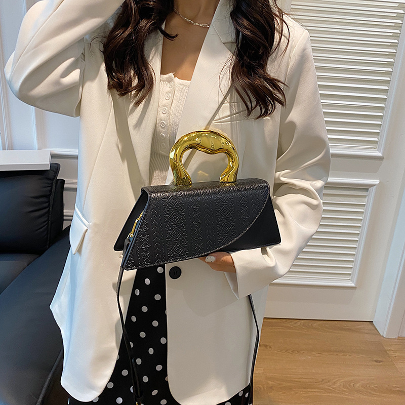 Ethnic Wind Pressure Flower Niche Designer Handbag New Personalized Trend European Retro Single Shoulder Crossbody Bag Women's Bag Makeup Bag Fre