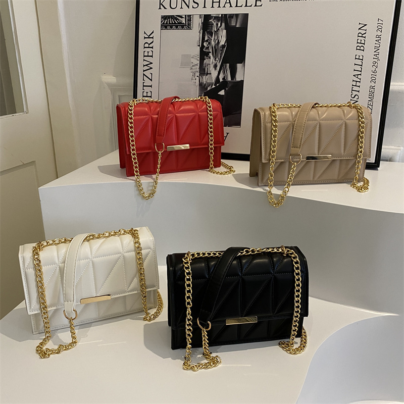 Free Shipping Designers New Retro Personalized Shoulder Bag Womens Fashionable Simple Crossbody Bag Korean Version Trendy Chain Small Square Bag