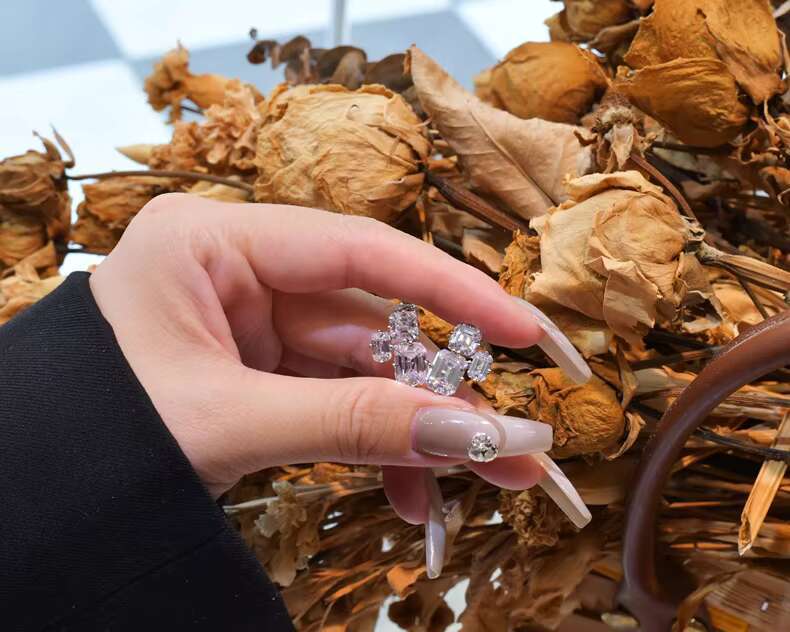 2024 Customized Fine Jewelry Bridal Wedding Emerald Cut 5A Zirconia 925 Sterling Silver Stud Earrings With Diamond for Women