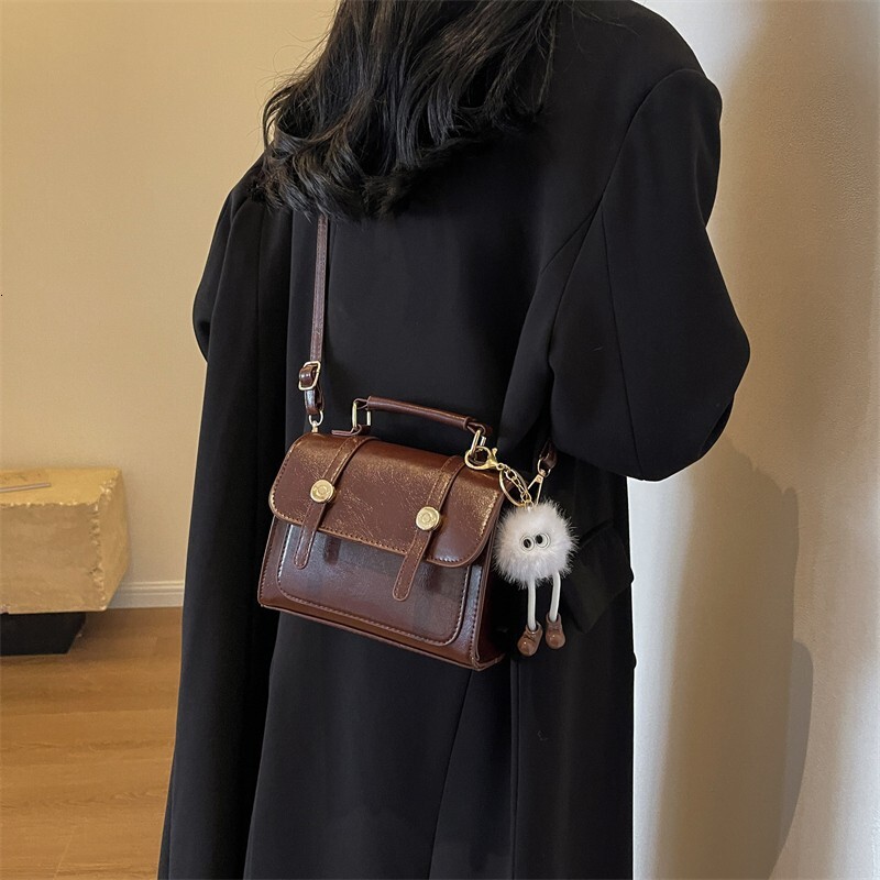 Free Shipping Designer Bag Simple And Fashionable Solid Color For Women 2025 Winter New Stylish Single Shoulder Crossbody Handbag