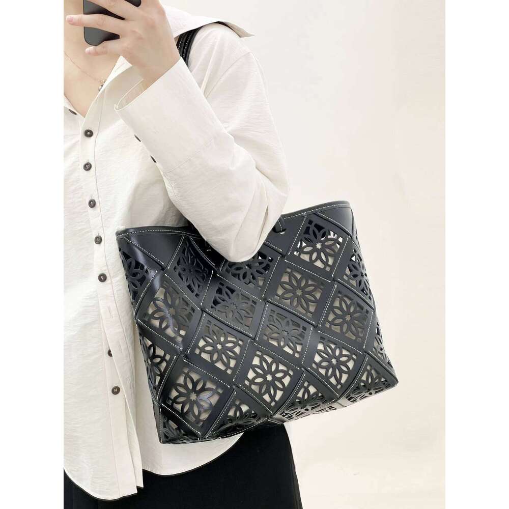 2025 New Tote Women Hollow Out Basket Handbag Genuine Leather High-End Beach Bag For Ladies Summer Travel And Commute