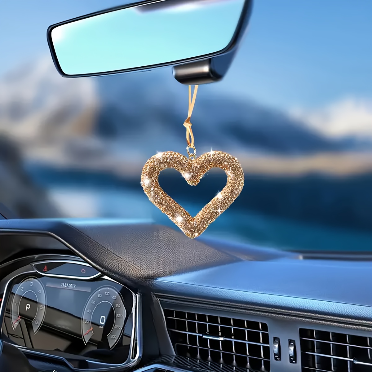 Love pendant Couple Diamond Encrusted Heart Shaped Car Pendants, Cute and Girlish Rearview Mirror Decorations, Shiny Car Parts,Romantic Car Decoration