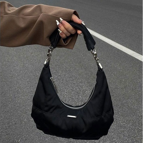 designer New Black Retro Hot Series Sunny Cloud Bag Niche Design Casual Fashion Crescent Bag Single Shoulder Underarm Bag