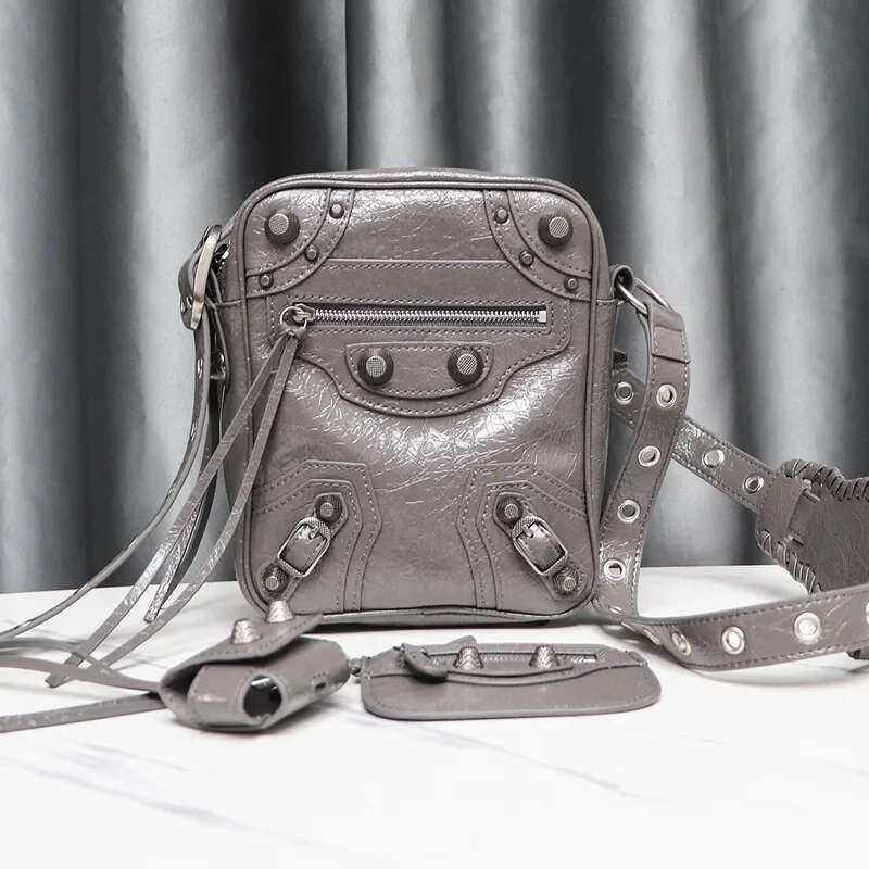 Le Cagole Cropped Studded Camera Three-In-One Waxed Crossbody Small Square Bag Motorcycle Equipment Accessori