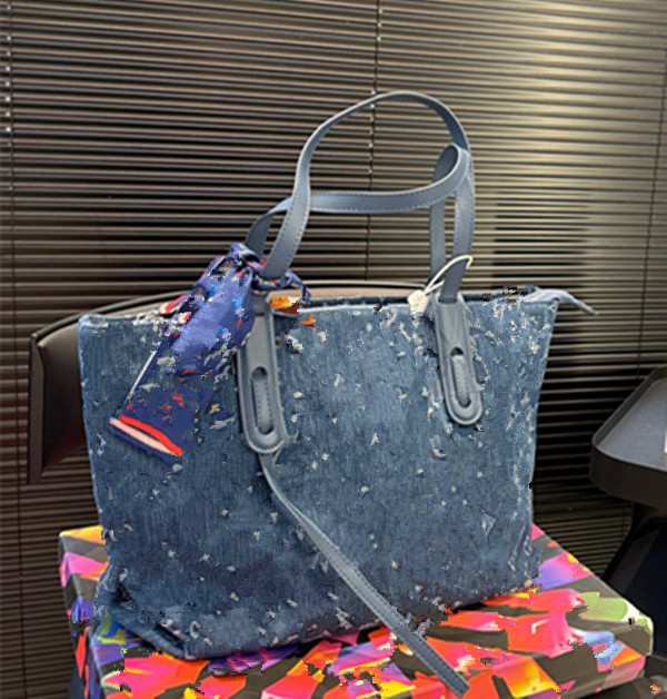 Tote Bag, PuÃ² Essere Trasportato A Mano O Alla Spalla, Ã¨ Davvero Uno Stile Ch…
