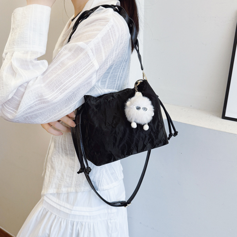 Top quality Brand High Quality New Style Trendy Bucket Bag for Women 2025 New Designer Shoulder Bag Crossbody Chain Bag New Free Delivery Designer Bag