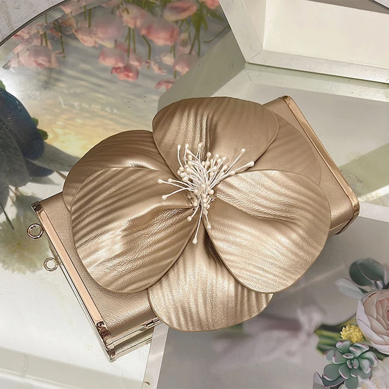 High-end Flower Banquet Clutch Purse Camellia Flower Petal Lady Box Small Square Bag Stamen Clip Gold Chain Crossbody Bag 250528