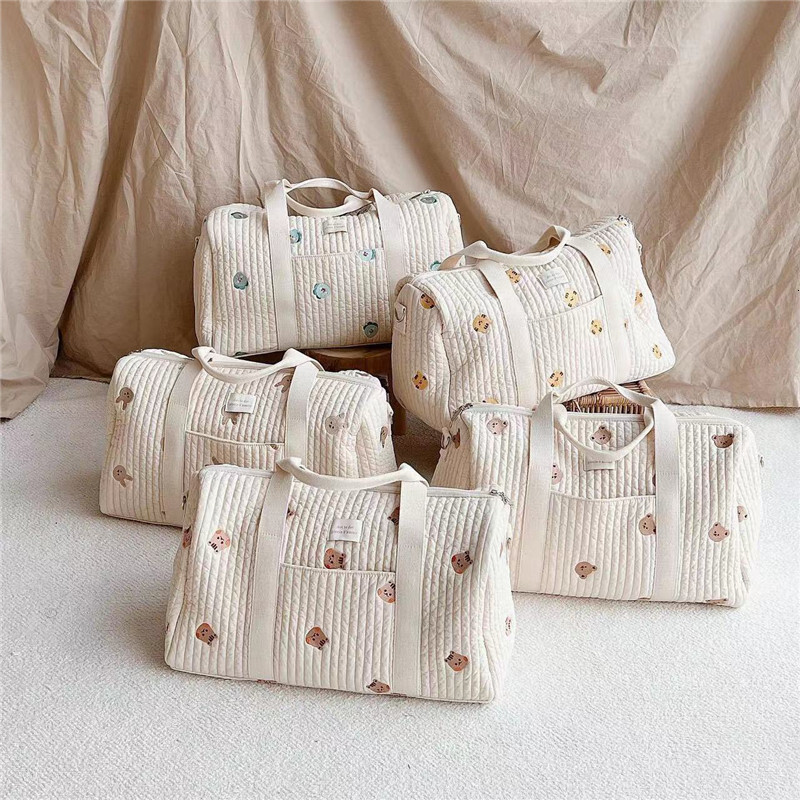 designer 2025 New Korean INS Large Capacity Mommy Bag Cute Embroidered Handbag for Baby Outings High Appearance Storage