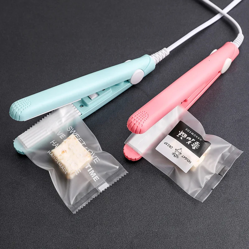 Mini Hair Straightener Flat Iron Ceramic Curling Iron Short Hair Portable Dual-Use Curler Hair Styling Care For Traveling 250529