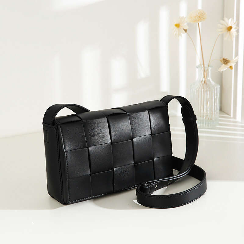 Crossbody Women, Autumn and Winter Atmosphere Woven Fashionable Casual Shoulder Bag, New High-end Simple Small Square Bag for Women