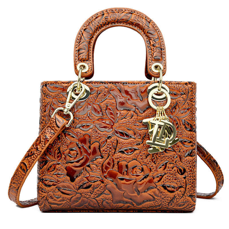 2025 New Princess Diana Niche Design Women's Handbag High-end Commuter Trendy Crossbody Bag
