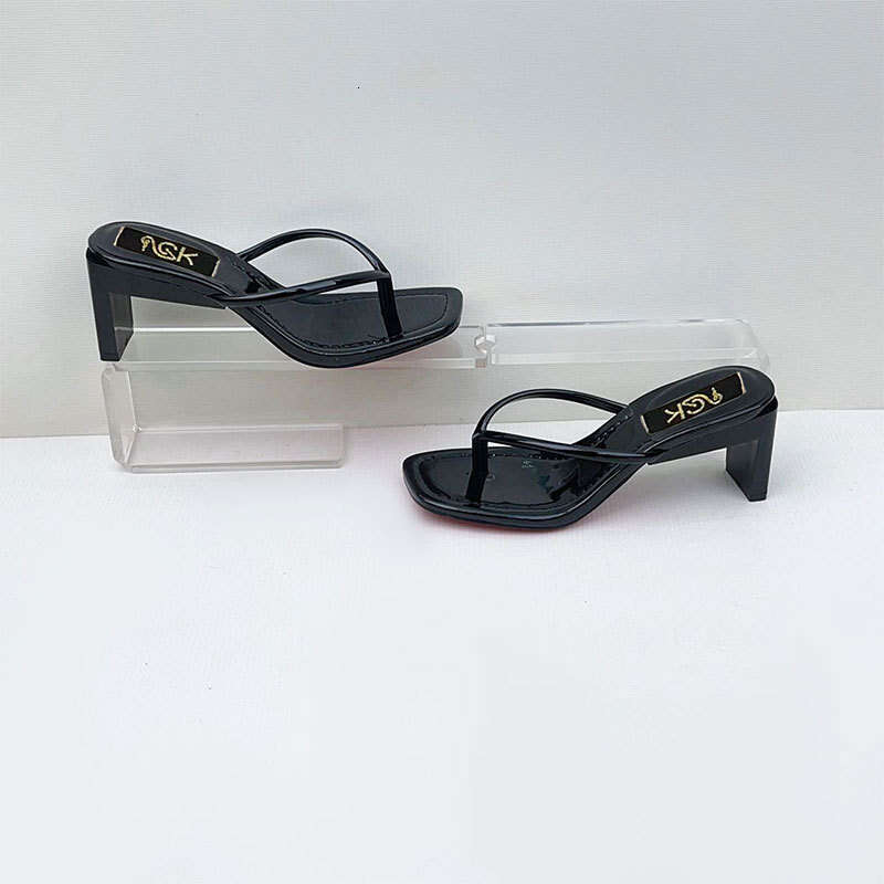 Hot Selling New High Heel Solid Color Fashion Youthful Clip Outdoor One-Strap Square Toe Sandals for Women