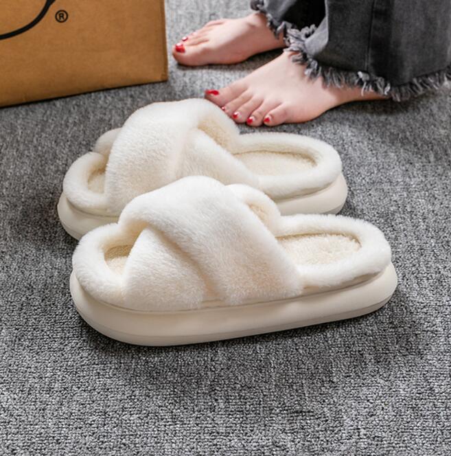 Hairy slippers for women in autumn and winter suitable for outdoor wear anti slip indoor thick soled living home furry postpartum cotton slippers Z 6.