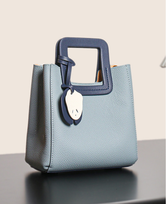 Top quality Brand High Quality New Style Niche Designer Handbag for Women 2025 New Shoulder Bag High-end Handheld Crossbody Bag New Free Delivery Desi