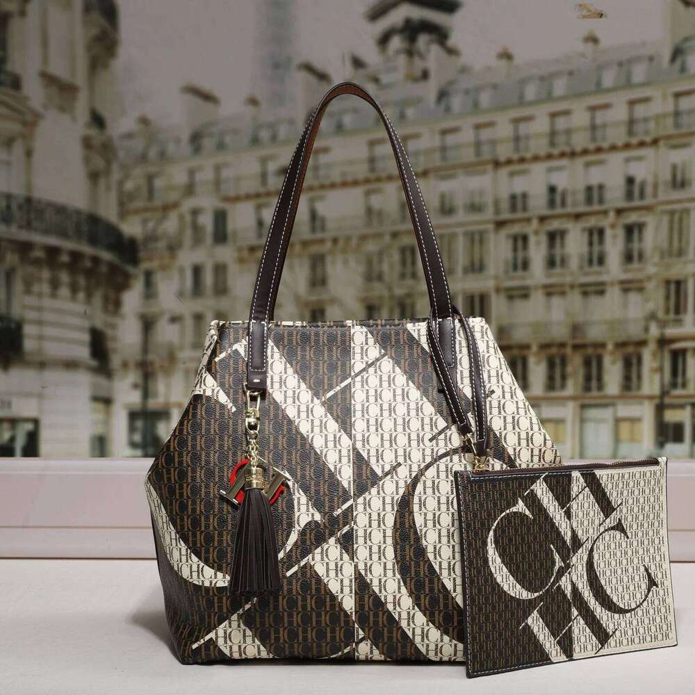 2025 New Women's Large Capacity Handbag Fashion Brand Letter Printed Tote Designer Underarm Bag